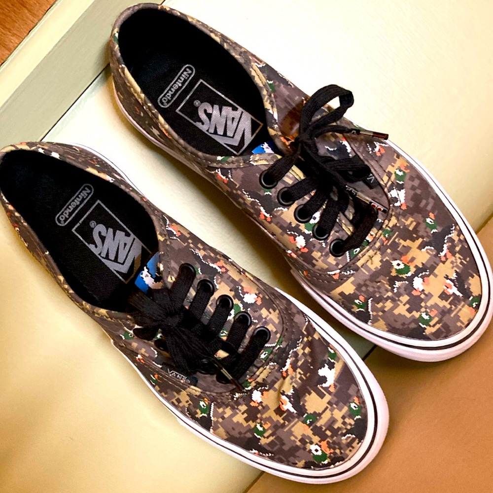 Vans Duck Hunt Game Over! Nintendo sneakers women’s 7.5 men’s 6.6 EUC!